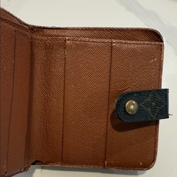 Louis Vuitton Monogram Compact Zipped Wallet Card Holder - Picture 4 of 16